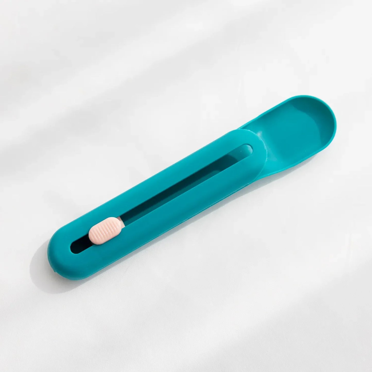 Cat Food Dispenser Spoon With Slider - Practical Food Portioner And Tube Ejector For Cats And Dogs