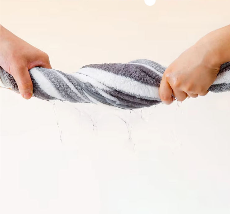 Dog Bathrobe Made Of Microfibre - Super Absorbent Soft For Quick Drying After Bathing
