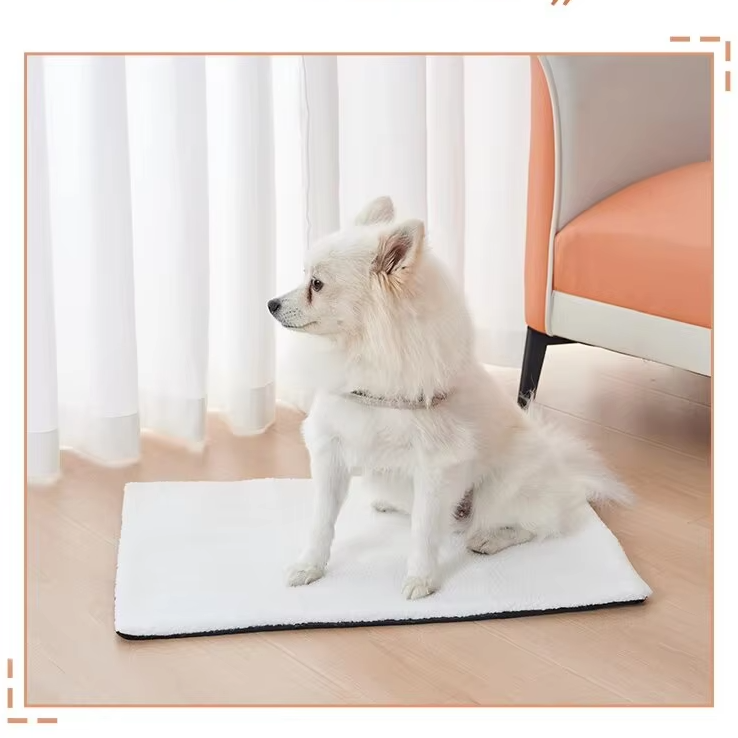 Self - Warming Pet Blanket - Cosy Heat Mat For Cats Dogs