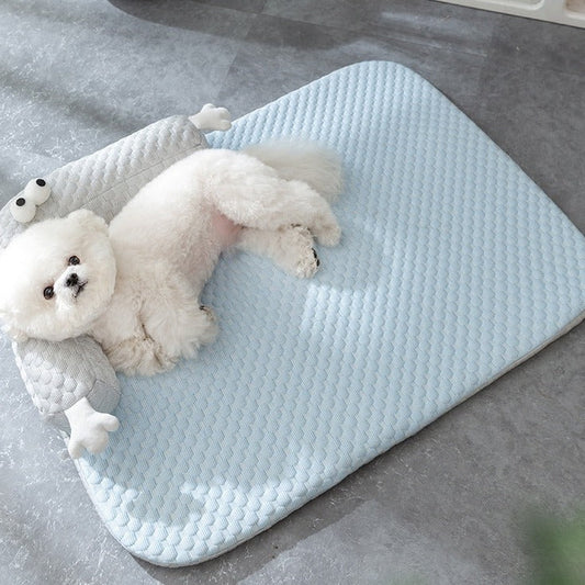 Cooling Mat For Pets Made Of Silk With Padding