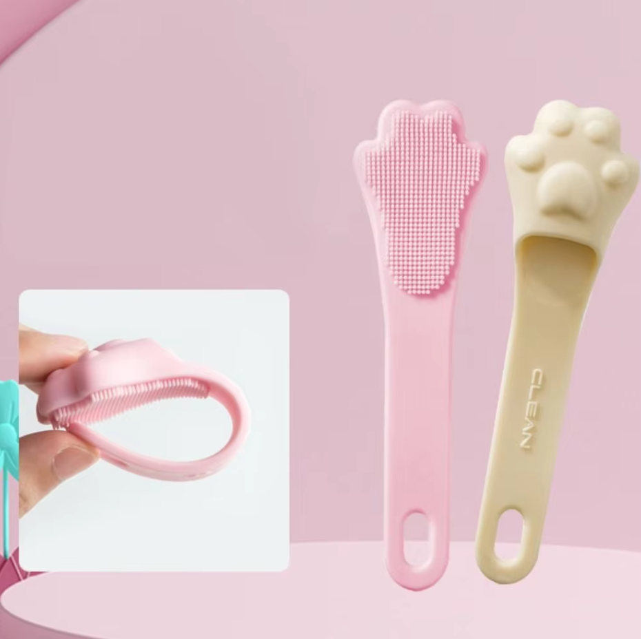 Tongue Scraper For Dogs - Grooming Aid In The Shape Of A Paw For Dental Care